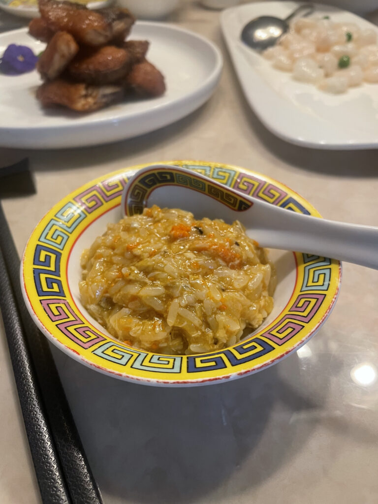 人和館の名物、蟹餡かけご飯