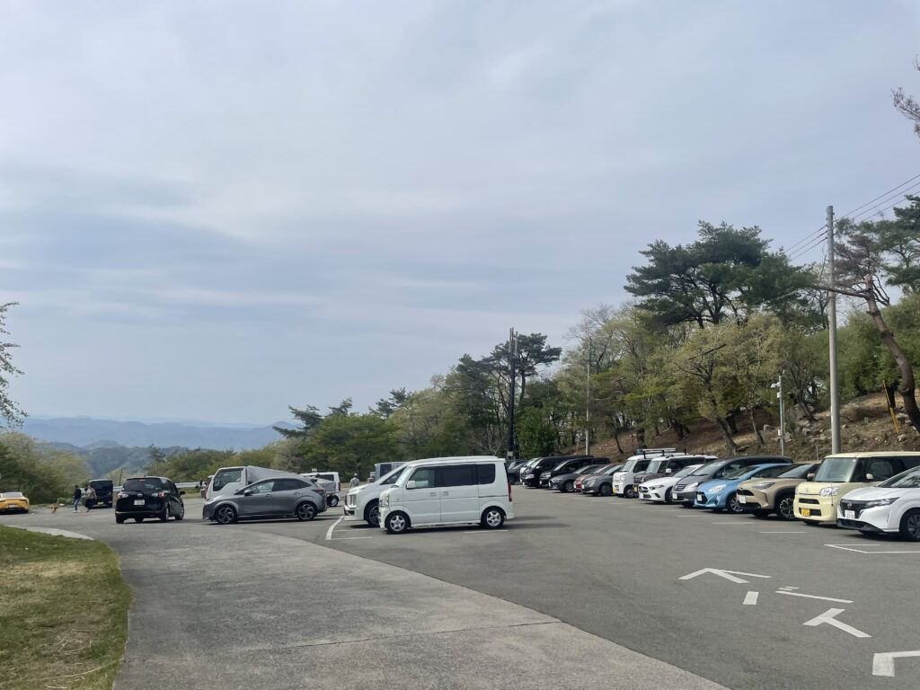 大野アルプスランドキャンプ場の駐車場